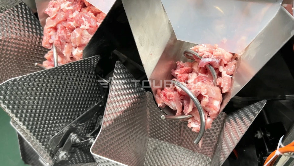 Thịt đông lạnh tươi thịt lợn sống miếng xương sườn Máy cân nhiều đầu đóng gói với bánh vít