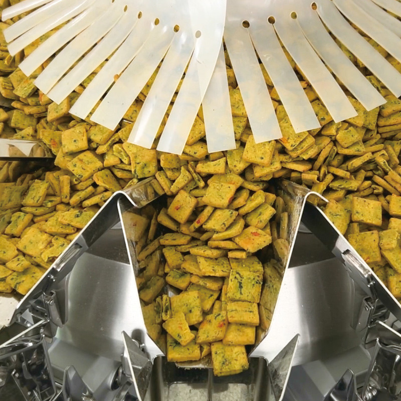 Máy đóng gói đồ ăn nhẹ tự động Ngô Pop Chips khoai tây nhỏ đồ ăn nhẹ Thực phẩm Máy đóng gói dọc cho đồ ăn nhẹ