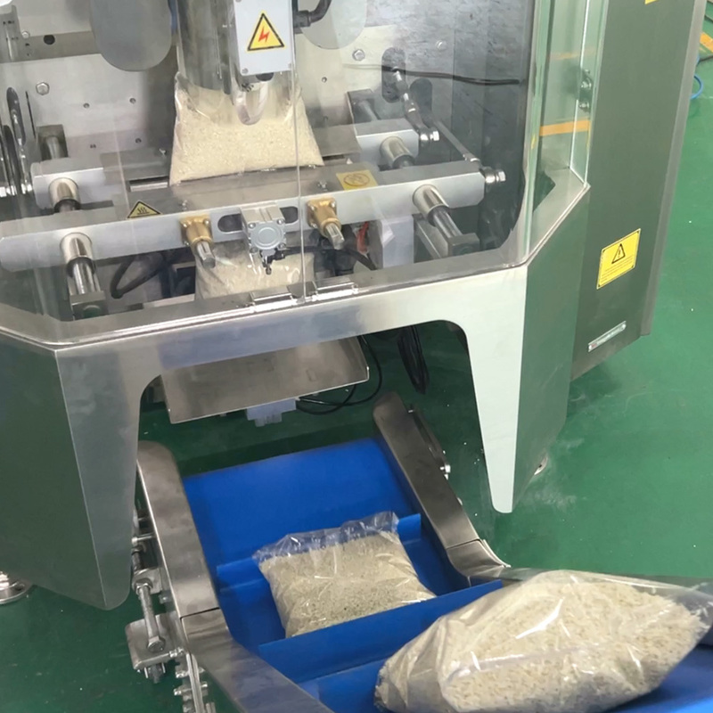 Máy đóng gói túi gối nhựa tự động cho sầu riêng sấy khô, chuối sấy khô, lát táo, máy đóng gói dọc cho trái cây sấy khô đông lạnh, cân